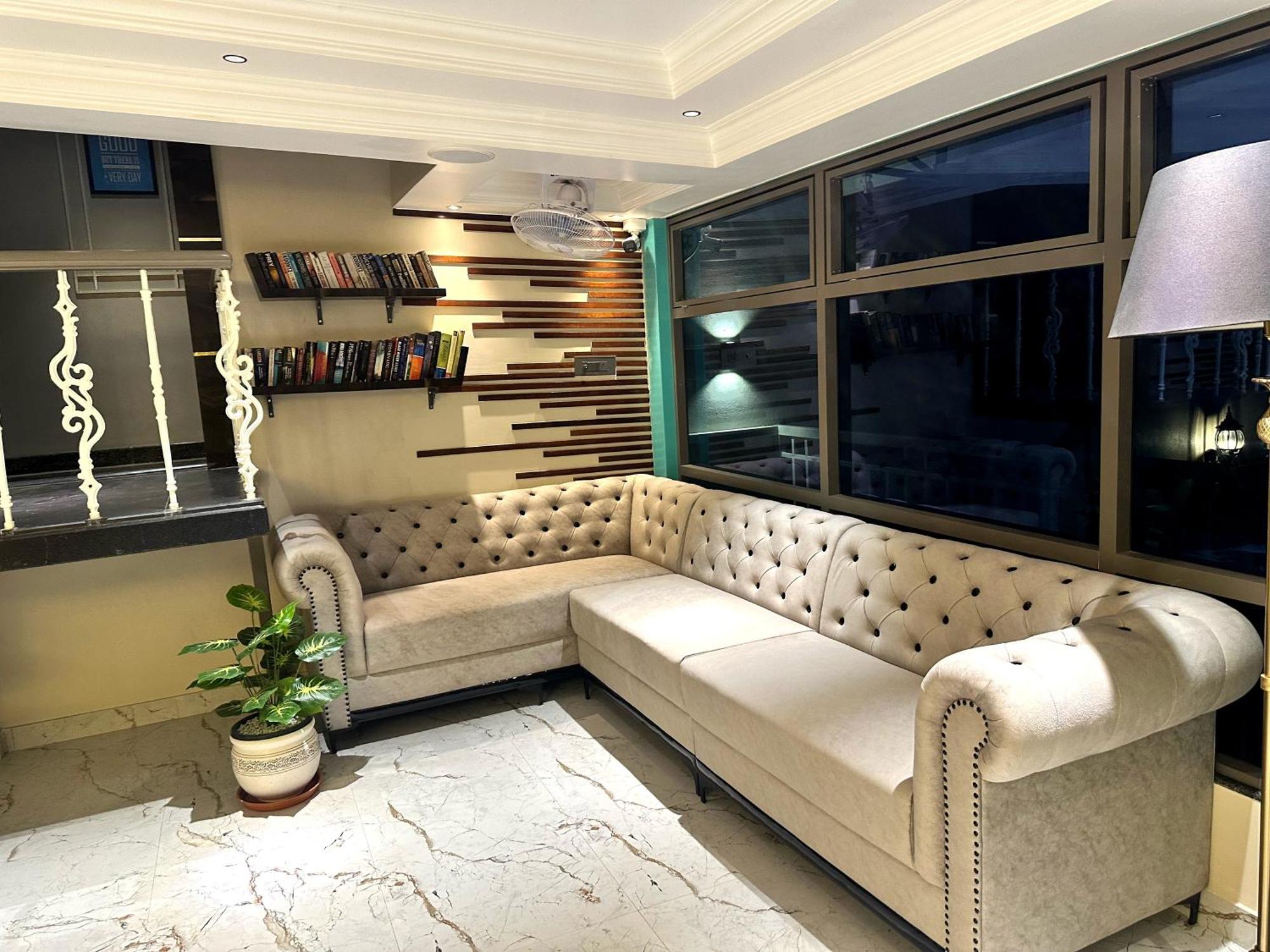 Hotel Lg Suites 班加罗尔 外观 照片