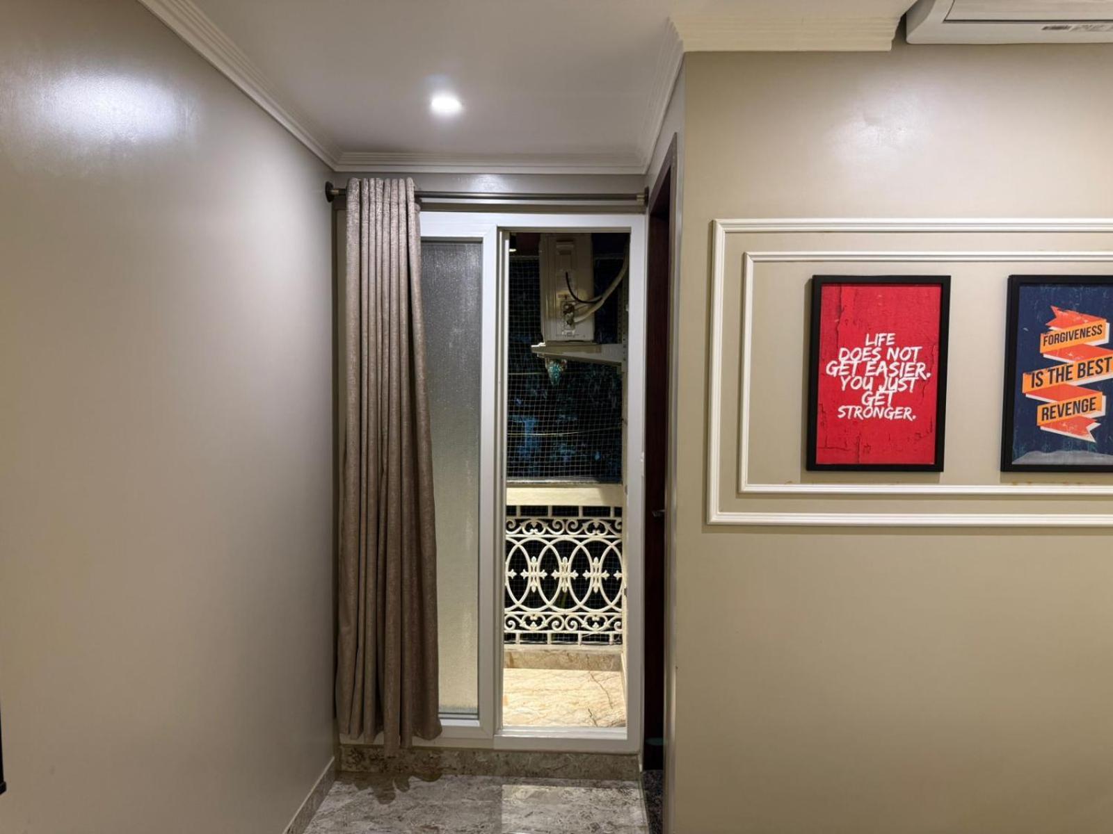 Hotel Lg Suites 班加罗尔 外观 照片