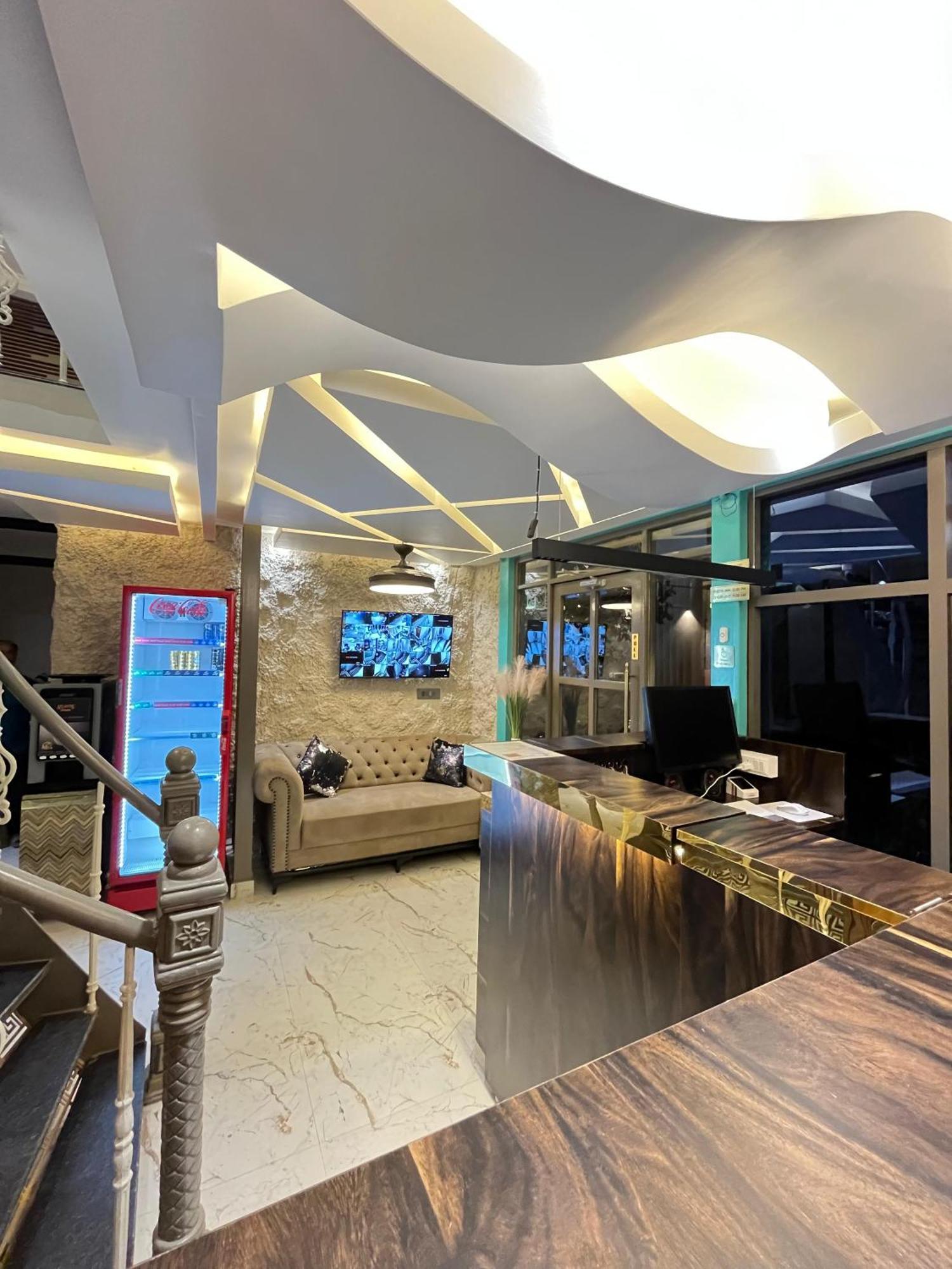Hotel Lg Suites 班加罗尔 外观 照片