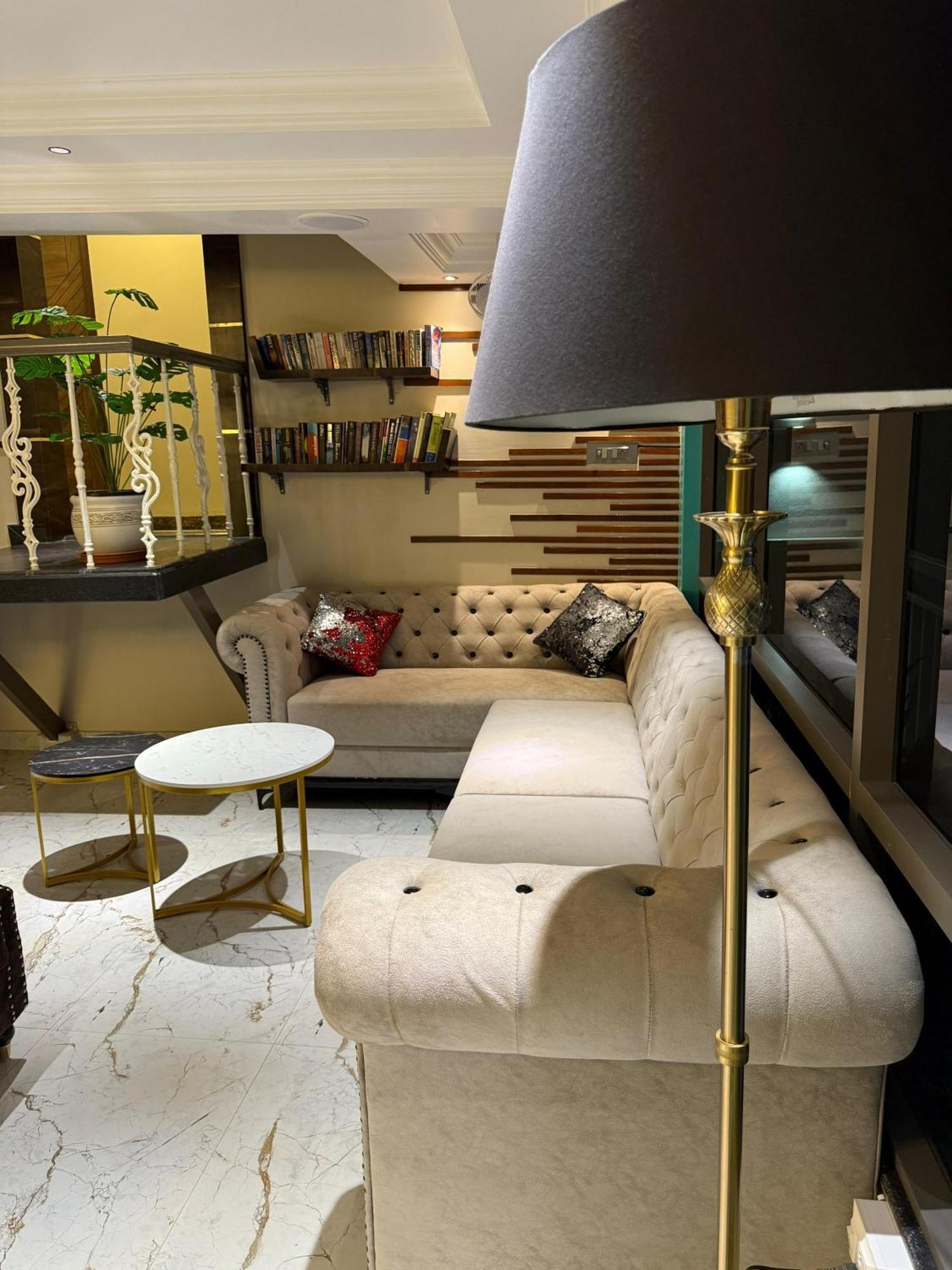 Hotel Lg Suites 班加罗尔 外观 照片
